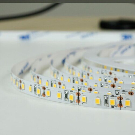 Світлодіодна стрічка для кухні 2835 SMD, 180 LEDs/м, 14.4 Вт, 12В, IP20, холодне біле світло